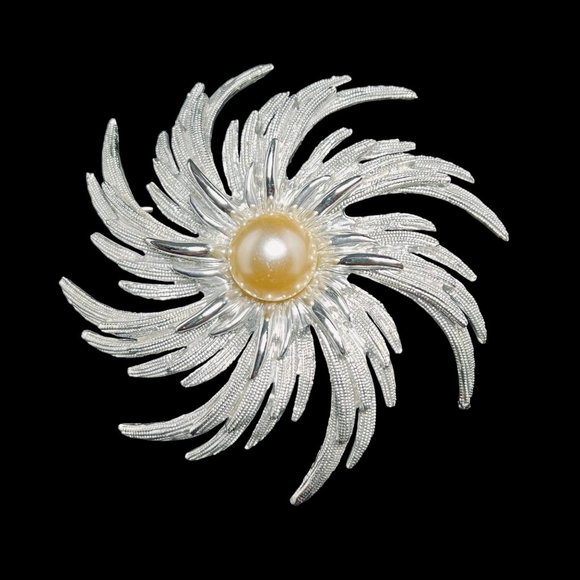 Vintage Sarah Coventry Silver Tone & Faux Pearl Starburst Pinwheel Brooch (4609) - Picture 1 of 5
